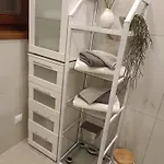 Haus Flora - *