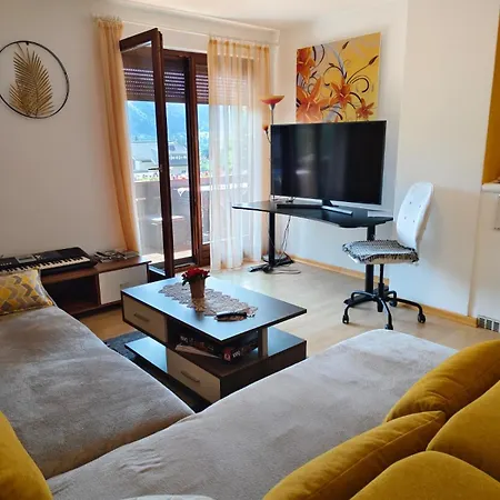 Appartement Haus Flora - *